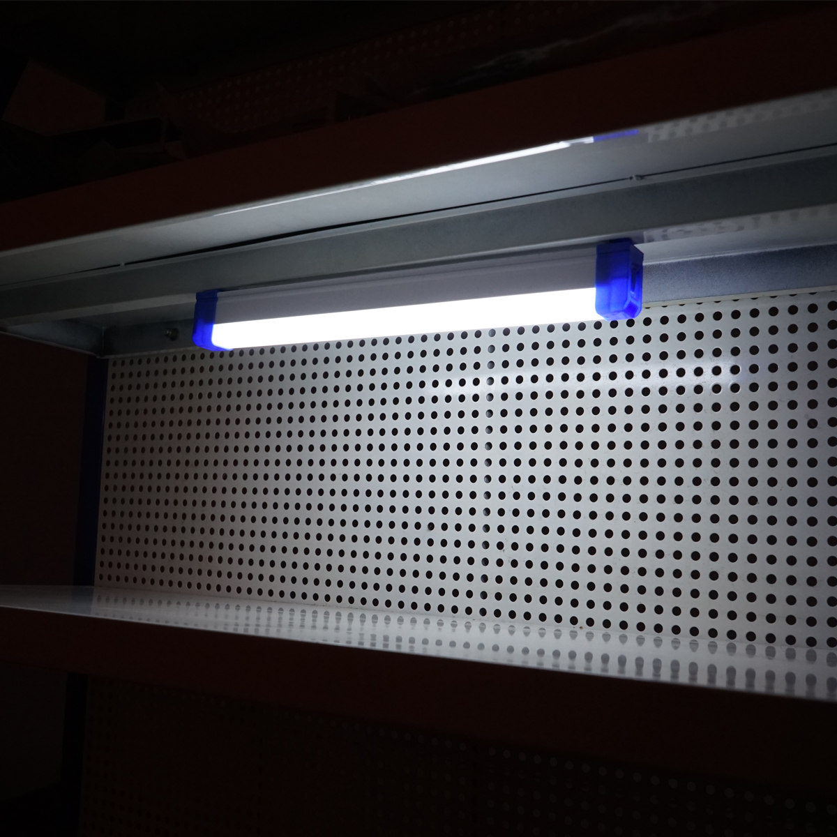 Lampa LED 30W, 6500K cu prindere magnetica si acumulator reincarcabil 1200mAh 170x23x38mm IP20 Breckner Germany - imagine 2